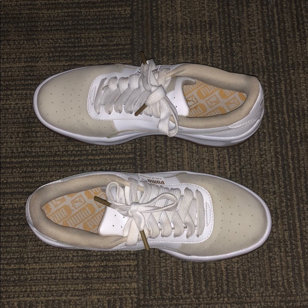 Sneakers - Picture 2 of 3